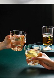 Matériau en cristal à fond épais, version <span class=keywords><strong>de</strong></span> boîte-cadeau <span class=keywords><strong>de</strong></span> style montagne <span class=keywords><strong>de</strong></span> neige personnalisable du verre à whisky - Product Image 2
