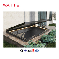 Puits de lumière intelligent électrique moderne Ouverture automatique Escaliers de sous-sol en alliage d'aluminium Fenêtres de toit verticales Design