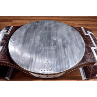 Table basse Nidea en forme de montre, style industriel, en aluminium riveté, durable, fabriquée à la main, pour bar à cigares et café
