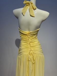 OUDINA Vestido de Noche Elegante Amarillo con Cuello Halter, Espalda Descubierta Irregular y Pliegues, <span class=keywords><strong>para</strong></span> Fiesta, Ropa de Mujer, de Moda y Gran Venta - Product Image 4