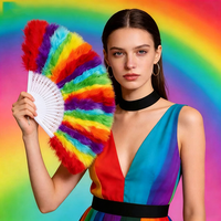 Éventail pliant grand format arc-en-ciel LGBTQ+ Bi Pride Gay Pride avec plumes moelleuses pour défilé