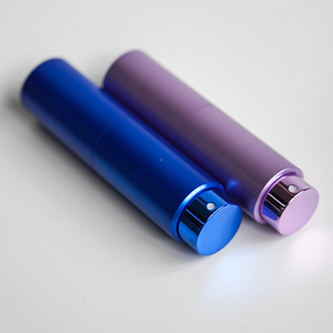 Factory Direct Wholesale 10ml Purple &amp; Blue Aluminum Refillable Twist-Up Perfume <strong>Atomizer</strong> with Customization