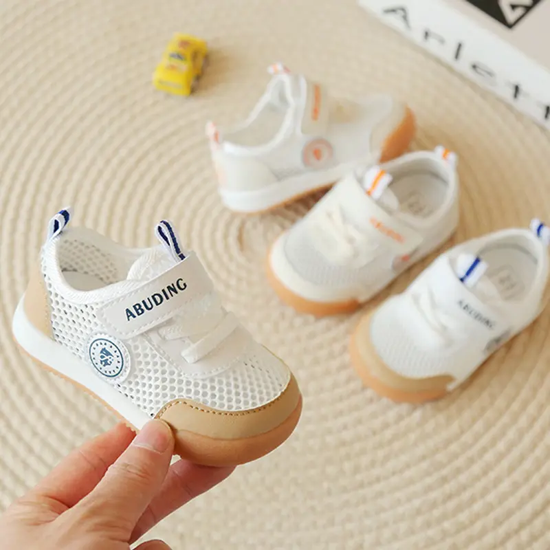 Produk baru musim panas 2023 sepatu jaring anak-anak sol lembut bayi sepatu jalan anak laki-laki dan perempuan usia 0-2 tahun