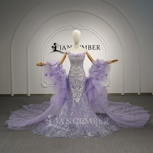 GT26068 Robe de Quinceañera de luxe moderne, couleur lavande, à manches longues, coupe sirène, style robe de bal, avec décolleté cœur, traîne chapelle et dentelle perlée - Product Image 1