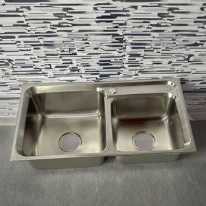 Évier simple double bac Leimanxi en acier inoxydable 304 de 0,62 mm d'épaisseur, traitement de surface par électrolyse moderne, 2 fentes hors du plan - Product Image 1