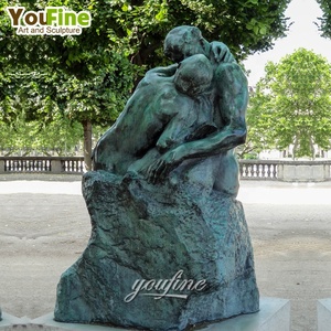 Statue de jardin moderne en bronze d'homme et de femme nu s'embrassant - Product Image 5