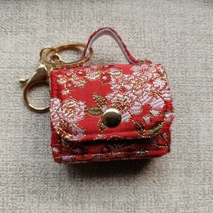 Glücksverheißende Muster Mini-Stickerei Rechteckiger Taschenanhänger Niedlicher Kreativer Accessoire-Taschencharme - Product Image 2