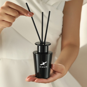 Coffret cadeau exquis AIKUN, bougie parfumée à la <span class=keywords><strong>cire</strong></span> de soja personnalisable, diffuseur de parfum à roseaux pour une ambiance chaleureuse et accueillante dans l'entrée - Product Image 4