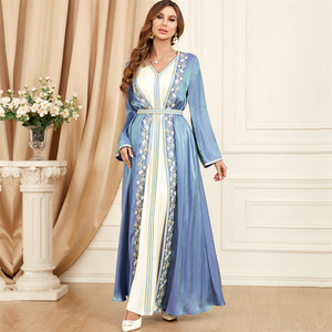 Robe brodée modeste de Dubaï pour femmes Abaya ouverte 2 pièces adultes musulmans vêtements quotidiens imprimés méthodes en relief - Product Image 1
