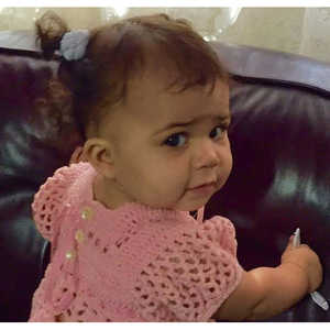 S&D White Sweet Pea GaBBY Bows (1) Pasador y accesorio para el cabello antideslizante de doble cara con doble broche y purpurina brillante - Product Image 2