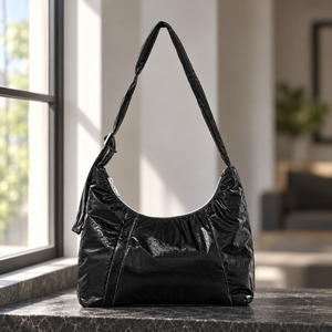 Bolso Bandolera de Mujer con Correa Ancha Ajustable de Nailon con Acabado Brillante, Gran Capacidad, Múltiples Bolsillos, para Uso Diario y Viajes - Product Image 1
