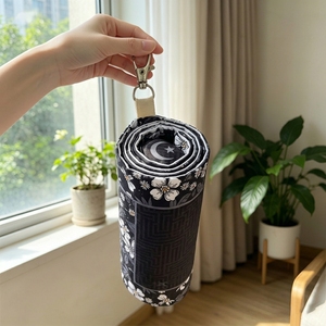 Tappetino da Preghiera Arrotolabile Stampato con Moschettone, Compatto Janamaz per Hajj e Umrah, <span class=keywords><strong>Tappeto</strong></span> Musulmano Portatile - Product Image 3
