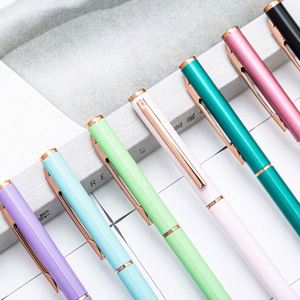 Stylos avec logo personnalisé et ces stylos à bille multicolores pour les cadeaux promotionnels - Product Image 2