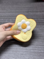 柔软滋润兔子蛋吐司慢回弹挤压玩具