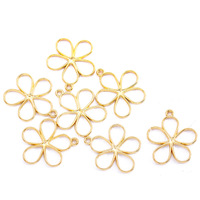Fabrication de bijoux Boucles d'oreilles à la mode Pendentifs Colliers Bracelet Accessoires DIY fleur pétale Charmes