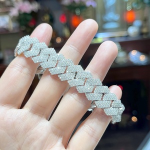 สร้อยข้อมือแบบ Cuban Link ชุบทอง 18K ดีไซน์สั่งทำพิเศษ ประดับเพชร VVS แบบ Lab Grown 2 แถว ตัวเรือนแบบ Claw Setting ขนาดใหญ่ สไตล์ Unisex สำหรับแร็ปเปอร์ ฮิปฮอป เครื่องประดับแฟชั่น - Product Image 5