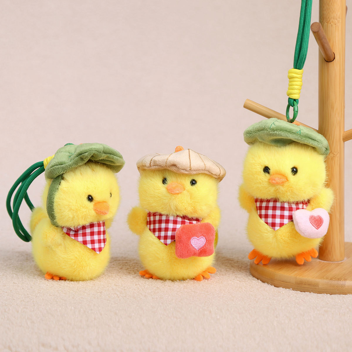 Peluche Pato Con Suéter, Sombrero Y Gafas – 30 Cm | Relleno De Algodón PP | Ideal Para Decoración Y Regalo De Cumpleaños O Navidad