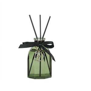Yirong <span class=keywords><strong>Tianxia</strong></span> – Coffret de diffuseurs d'ambiance longue durée aux huiles essentielles végétales naturelles et écologiques, flacon en verre, support en bois - Product Image 1