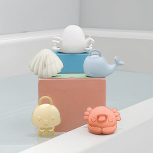 Jouets de bain en silicone personnalisés pour enfants, écologiques, avec crabe et baleines, style pistolet à eau, pour bébés - Product Image 5
