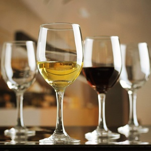 Copas de Vino de Cristal de Alta Calidad con Tallo Largo y Logotipo Personalizado de Tendencia (Juego de 6), Diseño Moderno y Lujoso Hecho a Mano, 120-450 ml - Product Image 3