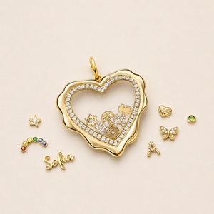 Großhandel 18K Gold Kupfer Öffnungsfähiger Unregelmäßiger Herz-Quadrat-Medaillon-Anhänger, Hohler DIY Öffnungsfähiger Halsketten-Anhänger, Individueller Charm - Product Image 3