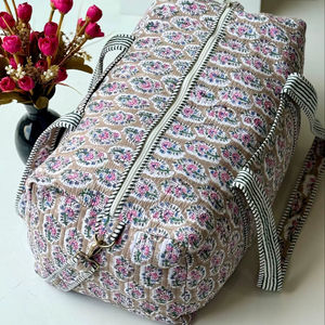 Sac de voyage décontracté en coton pour femme, grand format, écologique, léger et durable, idéal pour les voyages et le rangement en extérieur, design week-end fait main - Product Image 1