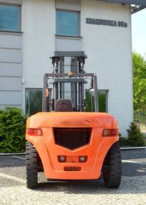 Hochleistungs-10-Tonnen-Dieselstapler LG100DT mit 103kW Motor und 3900mm Wendekreis für Stahlcoil- und Containerbeladung - Product Image 3