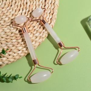 Révolution Skincare <span class=keywords><strong>Sculpteur</strong></span> de rouleau de jade <span class=keywords><strong>blanc</strong></span> naturel pour le visage Outil efficace Vieillissement des rides Poches Outil Guasha pour le visage - Product Image 2