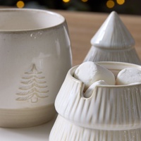 Tasses en grès décorées d'un sapin de Noël en relief, style nordique, cadeau de décoration pour la maison, tasse à café en céramique festive de Noël