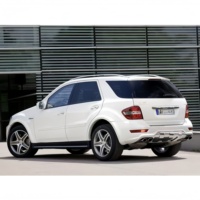 Kit de conversion de lifting et de mise à niveau style ML63 AMG : Pare-chocs avant, diffuseur arrière, calandre et kit carrosserie pour Mercedes-Benz W164 2009-2012