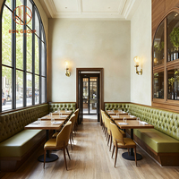 Ensemble de table et de chaises de style moderne en bois carré avec revêtement en cuir vert pour café, restaurant, salon de thé, meubles pour l'hôtellerie