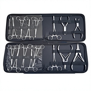 Kit d'outils chirurgicaux pour piercing corporel, comprenant des pinces pour anneaux à billes, des pinces à ouvrir et à fermer, manuel et léger, MED CORPORATION German Clinic - Product Image 1