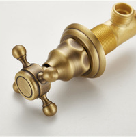 Robinet de lavabo en laiton antique de haute qualité, design créatif en forme de dauphin européen, double poignée, 3 trous, à poser sur le comptoir, en céramique, pour salle de sport