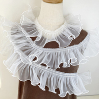 Jupe en organza blanc plissé dense avec accessoires en dentelle et garnitures en fil bouclé style Lolita