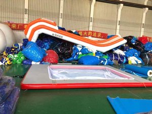 Tùy chỉnh Inflatable du thuyền trượt với ghế sang trọng thuyền PVC bền khổng lồ Nước Đại dương trượt thương mại Inflatable biển giải trí - Product Image 2