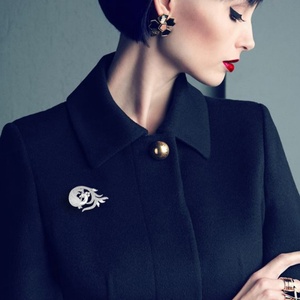 เข็มกลัดหรูหราประดับเพชรซิร์คอน ดีไซน์เกาหลี รูปหงส์ ผลิตจากทองแดงฝังเพชรซิร์คอน คุณภาพสูง ขายส่งจากโรงงาน เหมาะสำหรับทั้งชายและหญิง แฟชั่นเข็มกลัดติดเสื้อ - Product Image 4