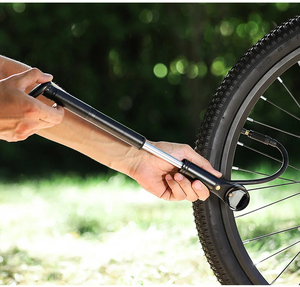 Pompe à air manuelle portable mini en alliage d'aluminium montée sur cadre, haute pression 320 psi, jauge incluse, valve Presta pour <span class=keywords><strong>VTT</strong></span> - Product Image 6