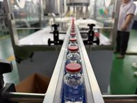 Capsuleuse monobloc sans outil pour remplissage quantitatif de liquides, machine d'embouteillage auto-calibrable pour usine de fond de teint et de brillant à lèvres
