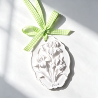 Diffuseur d'huiles essentielles en céramique parfumée, pendentif désodorisant de luxe pour voiture et armoire, en forme de fleur en porcelaine