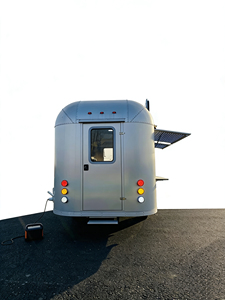 Remolque de Comida Móvil Personalizado de Acero Inoxidable y Aluminio de 16.4 pies, Estilo 2025, para Aplicaciones de Dulces, Hecho en China - Product Image 3