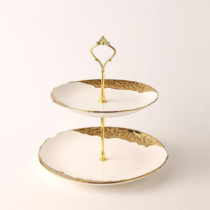 Support à gâteaux de luxe en gros à 2 ou 3 niveaux, en porcelaine dorée en relief, pour mariage, fête, service de thé de l'après-midi - Product Image 3