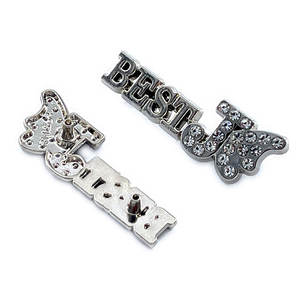 Muestra lavable de doble orificio Logotipo personalizado Rectángulo grabado Etiqueta de metal láser Etiquetas para ropa - Product Image 6