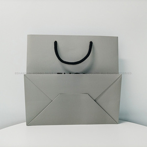 <span class=keywords><strong>2025</strong></span> Hot Túi giấy tùy chỉnh bán buôn quần áo Cửa hàng bao bì Tạ Ơn Quà tặng Túi giấy với xử lý - Product Image 6