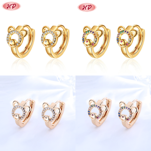 Aretes Huggie de Latón con Baño de Oro de 18k para <span class=keywords><strong>Mujer</strong></span>, Ideales para Bodas, Uso Diario, Gran Stock, MOQ 12, Accesorios al por Mayor - Product Image 4