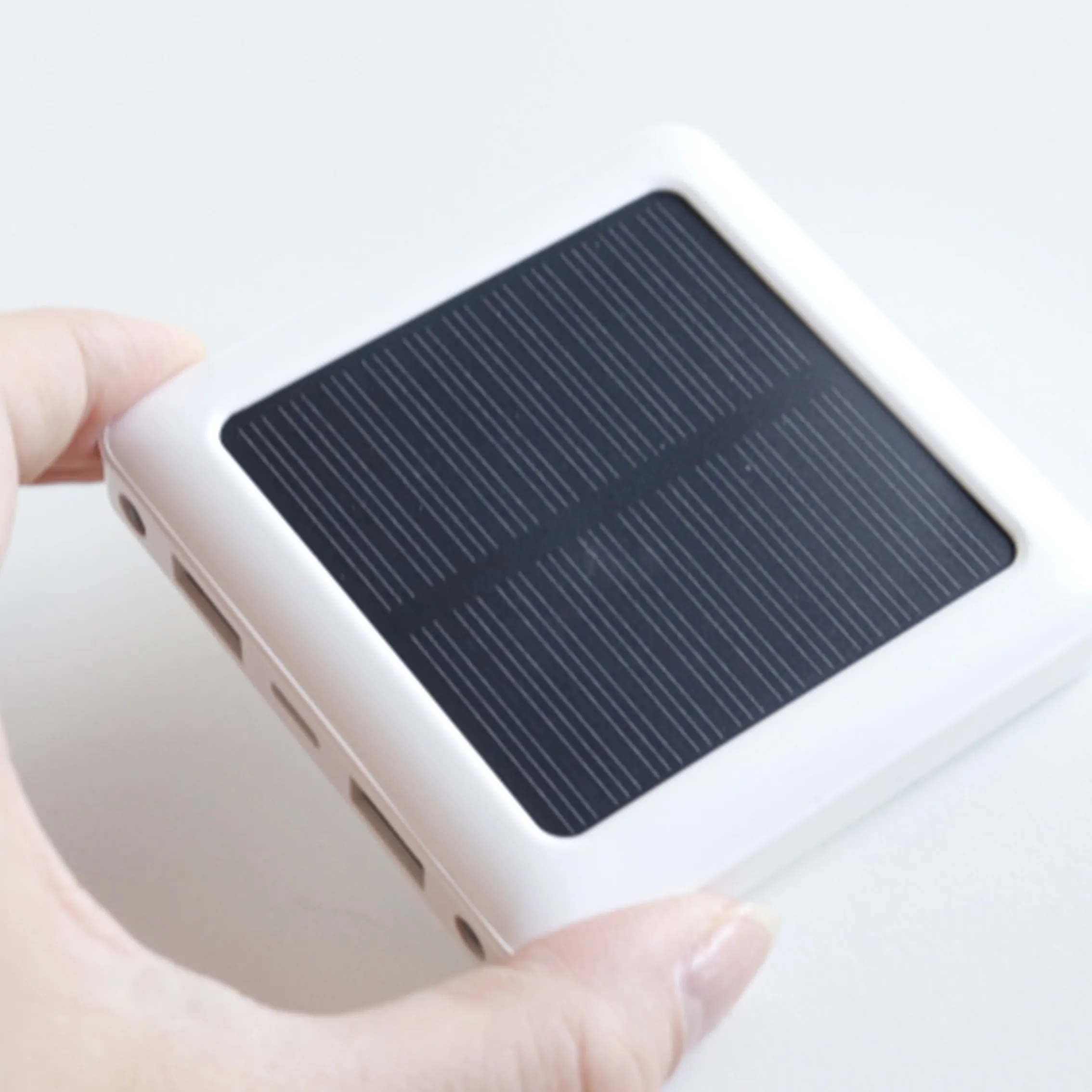 2022 Best Selling Mini Slim Solar Power Bank 5000mAh Best For Gift Pocket USE