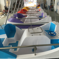 Bateau à pédales QIQU de qualité commerciale en FRP pour 4 personnes, capacité de charge de 300 kg, d'un fabricant primé