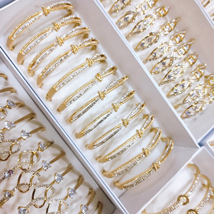 2024 luar biasa grosir gaya campuran pabrik promosi terbaik harga emas berlapis zirkonia paduan Wanita simbol 8 kupu-kupu gelang - Product Image 4