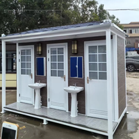 Unité de toilettes mobiles modernes avec surveillance de l'occupation en temps réel, écologiques et durables pour les chantiers de construction