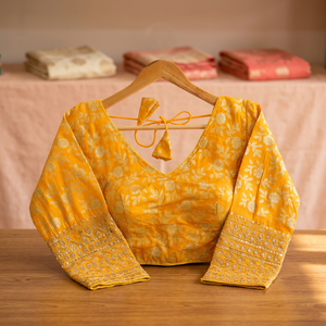 Blusa de Seda Dhola con Bordado Pesado de Diseño Indio, Exclusiva, de Manga Larga, Estilo Vintage, con Lentejuelas y Trabajo Zari, para Fiestas de Novia - Product Image 3