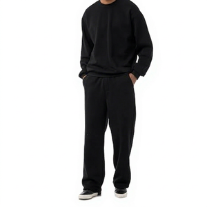 Conjunto Deportivo de Invierno para Hombre Cotton Field, Sudadera con Capucha y Pantalones Deportivos 100% Algodón, Estilo Urbano, Secado Rápido - Product Image 1